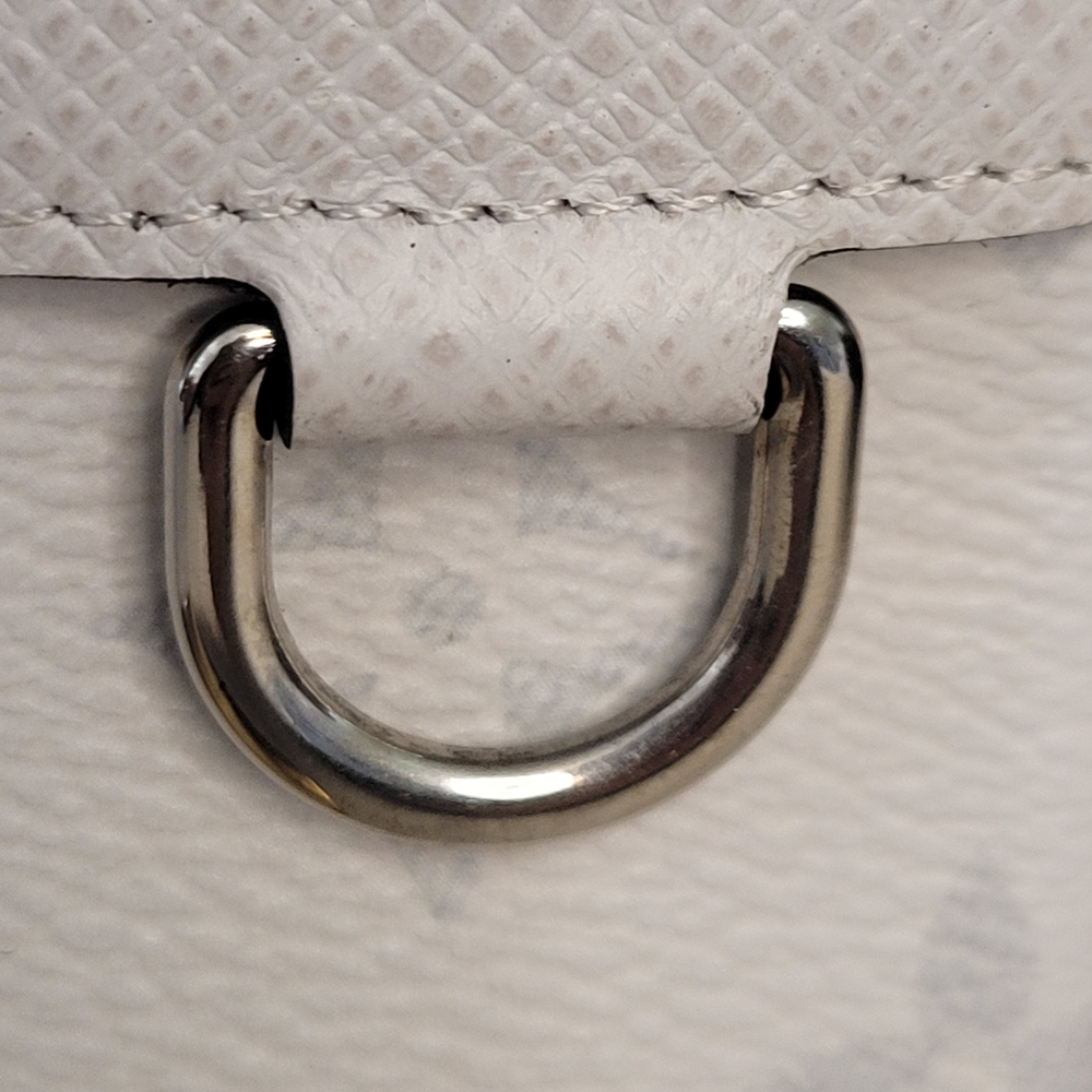 Louis Vuitton White Monogram Clutch with Silver Accents (IC chipped) - Picture 4 of 13